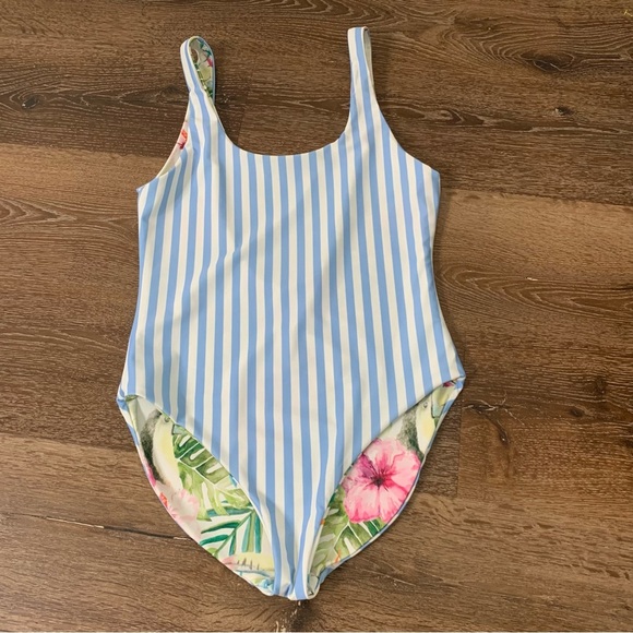 Faherty womens Tropical/ stripe reversible low back one piece swimsuit M - Picture 7 of 12